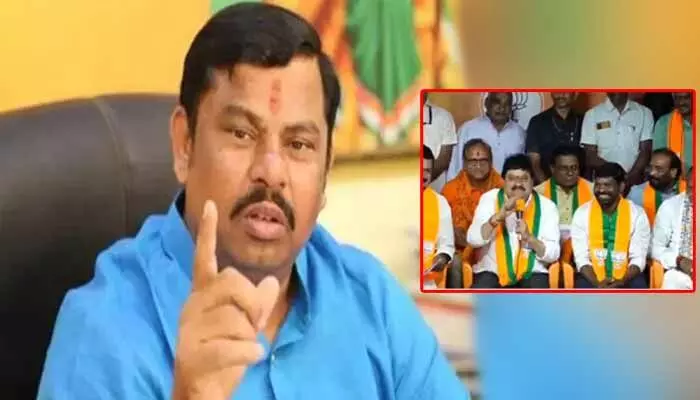 Rajasingh: పార్టీలో చేరిన మొదటి రోజు మాత్రమే కుర్చీ.. బీజేపీలో చేరికలపై రాజాసింగ్ హాట్ కామంట్స్ Rajasingh: పార్టీలో చేరిన మొదటి రోజు మాత్రమే కుర్చీ.. బీజేపీలో చేరికలపై రాజాసింగ్ హాట్ కామంట్స్