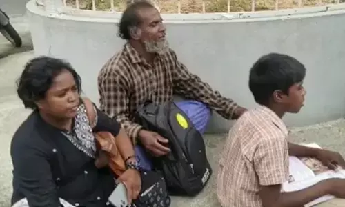 Viral video: ‘సామాజిక న్యాయం’ ఎక్కడ? ఆధార్ కార్డు లేదని ఎస్టీ విద్యార్థి బహిష్కరణ! వీడియో వైరల్