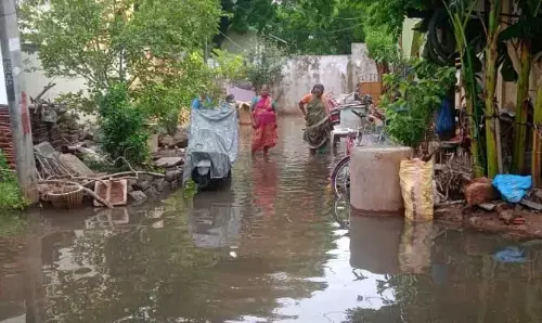 Heavy Rains: ఏపీలో దంచికొడుతున్న వానలు.. పొంగుతున్న వాగులు, వంకలు