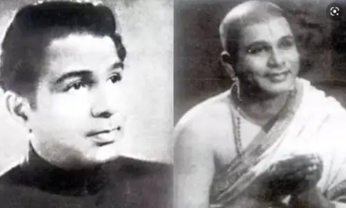 నటుడి కాళ్లు మొక్కిన రాష్ట్రపతి