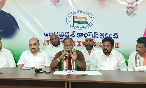 చంద్రబాబు, జగన్‌ బానిసలు: టీ కాంగ్రెస్ నేత జగ్గారెడ్డి సెన్షేషనల్ వ్యాఖ్యలు