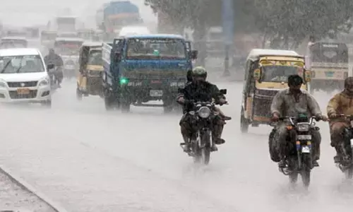 Heavy Rains: గుంటూరు-హైదరాబాద్ రాకపోకలు బంద్
