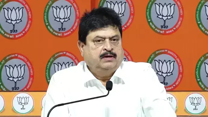 సీఎం రేవంత్రెడ్డి భాషను అదుపులో పెట్టుకోవాలి : బీజేపీ చీఫ్ రాంచందర్రావు సీఎం రేవంత్రెడ్డి భాషను అదుపులో పెట్టుకోవాలి : బీజేపీ చీఫ్ రాంచందర్రావు