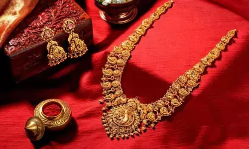 Today Gold Rates: నేడు రెండు రాష్ట్రాల్లో బంగారం ధరలు ఎలా ఉన్నాయంటే.. ?