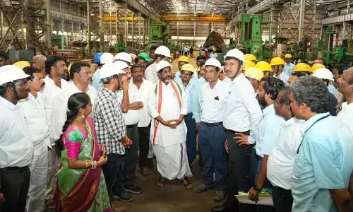 APHMEL ప్రపంచంతో పోటీపడాలి.. విజయవాడలో సంస్థను పరిశీలించిన భట్టి విక్రమార్క కీలక వ్యాఖ్యలు
