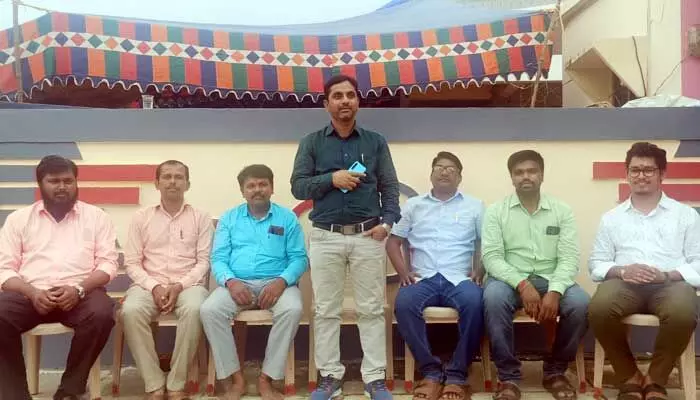 ప్రైవేట్ ఉపాధ్యాయుల కృషిని ప్రభుత్వం గుర్తించదా..? బయ్యా శివరాజ్ యాదవ్ ఫైర్ ప్రైవేట్ ఉపాధ్యాయుల కృషిని ప్రభుత్వం గుర్తించదా..? బయ్యా శివరాజ్ యాదవ్ ఫైర్