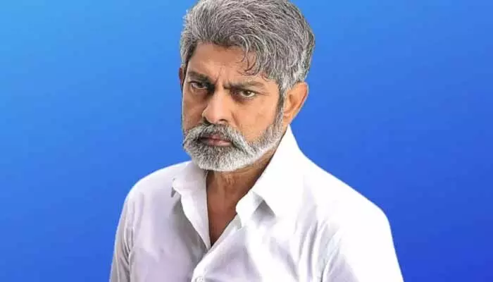 డైరెక్టర్ కట్ చెప్పకపోయేసరికి నా ప్రాణాలు పోయాయనుకున్నా.. వీడియో రిలీజ్ చేసిన జగపతి బాబు డైరెక్టర్ కట్ చెప్పకపోయేసరికి నా ప్రాణాలు పోయాయనుకున్నా.. వీడియో రిలీజ్ చేసిన జగపతి బాబు