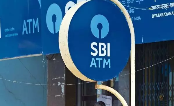 SBI: తగ్గనున్న ఎస్బీఐ బ్యాంకు ఈఎంఐ భారం SBI: తగ్గనున్న ఎస్బీఐ బ్యాంకు ఈఎంఐ భారం