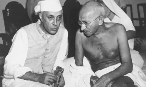 మొదటి స్వాతంత్య్ర వేడుకల్లో  గాంధీ ఎందుకు లేరు.. 1947, ఆగస్టు 15న అసలేం జరిగిందంటే?