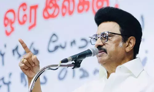 రాష్ట్ర ప్రభుత్వాల అధికారాలను కేంద్రం కాలరాస్తోంది.. సీఎం స్టాలిన్‌ హాట్ కామెంట్స్