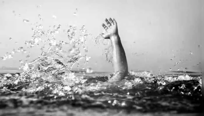 చెరువులో ఈతకు వెళ్లి.. ఇద్దరు మృతి చెరువులో ఈతకు వెళ్లి.. ఇద్దరు మృతి