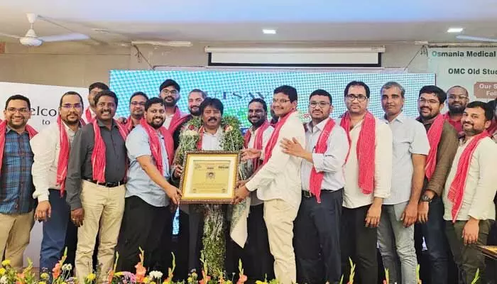 HYD: కన్నీరు పెట్టిన ఉస్మానియా వైద్య విద్యార్థులు HYD: కన్నీరు పెట్టిన ఉస్మానియా వైద్య విద్యార్థులు