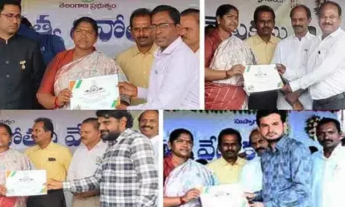 ఉత్తమ అధికారులకు ప్రశంసా పత్రాలు