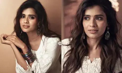 చాలా సింపుల్ లుక్‌లో దర్శనమిచ్చిన టాలీవుడ్ హీరోయిన్.. లుక్స్ సో హాట్ అంటూ కామెంట్స్