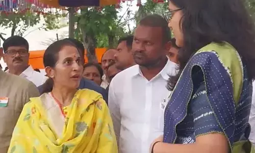 స్వాతంత్ర్య దినోత్సవ వేడుకా లేక ఫ్యామిలీ ఫంక్షనా.. రూలింగ్ పార్టీ ఎమ్మెల్యే ఫైర్