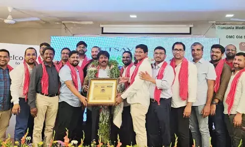 HYD: కన్నీరు పెట్టిన ఉస్మానియా వైద్య విద్యార్థులు