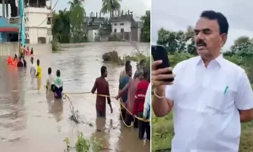 Jupalli: ముంచెత్తుతున్న వరద.. అధికారులతో మంత్రి జూపల్లి సమీక్ష