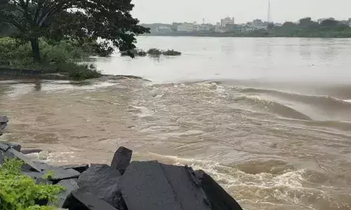 భారీగా వరద ప్రవాహం.. టెన్షన్ పెడుతున్న మున్నేరు వాగు