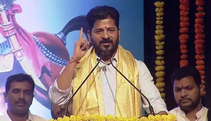 CM Revanth Reddy: తెలంగాణలోనూ ఓట్ల చోరీకి కుట్ర.. రేవంత్ రెడ్డి సంచలన వ్యాఖ్యలు CM Revanth Reddy: తెలంగాణలోనూ ఓట్ల చోరీకి కుట్ర.. రేవంత్ రెడ్డి సంచలన వ్యాఖ్యలు