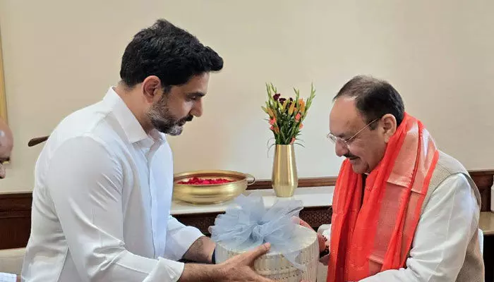 కేంద్రమంత్రి జేపీ నడ్డాతో నారా లోకేష్ భేటీ.. రాష్ట్రానికి కీలక హామీ కేంద్రమంత్రి జేపీ నడ్డాతో నారా లోకేష్ భేటీ.. రాష్ట్రానికి కీలక హామీ