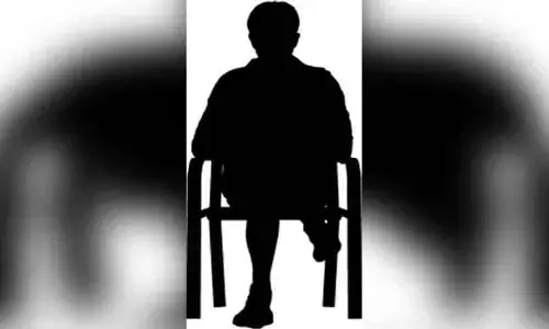 తొమ్మిదేళ్లుగా పెత్తనం.. ప్రభుత్వాలు మారినా ఆయన్నేం చేయలేకపోతున్నారా?