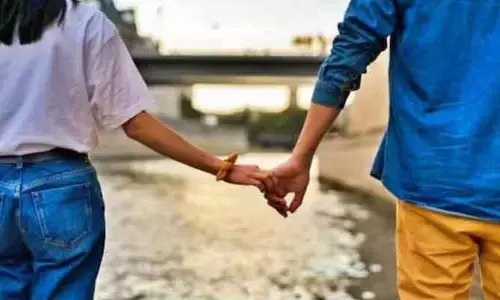 మతం మార్చుకోవాలని బలవంతం.. కాదన్నందుకు గొంతుకోసి చంపేస్తానని బెదిరించి..