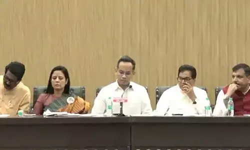 CEC: బీజేపీ ప్రతినిధిలా వ్యవహరిస్తున్న ఈసీ.. ప్రతిపక్ష నేతల ఆగ్రహం