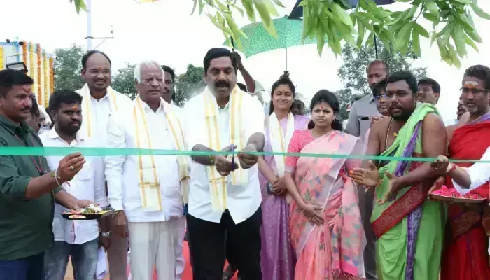 సాండ్ బజార్ ఏర్పాటుతో ఇందిరమ్మ ఇండ్ల లబ్ధిదారులకు ప్రయోజనం సాండ్ బజార్ ఏర్పాటుతో ఇందిరమ్మ ఇండ్ల లబ్ధిదారులకు ప్రయోజనం