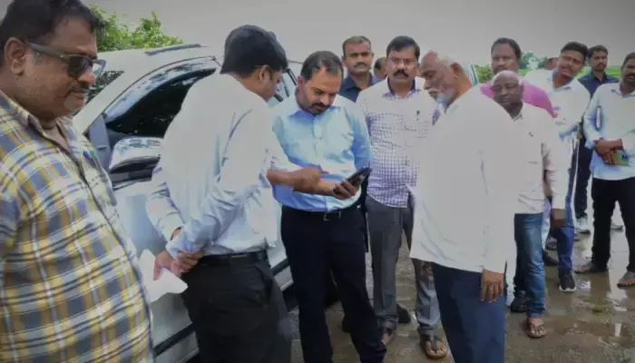 జిల్లాలో ఎరువుల కొరత లేకుండా చూడాలి జిల్లాలో ఎరువుల కొరత లేకుండా చూడాలి