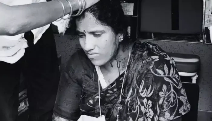 భార్యను క్రికెట్ బ్యాట్ తో కొట్టిన భర్త భార్యను క్రికెట్ బ్యాట్ తో కొట్టిన భర్త