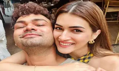 హ్యాపీ బర్త్ డే చెబుతూ అతడితో ఉన్న ఫొటో పంచుకున్న ప్రభాస్ హీరోయిన్..