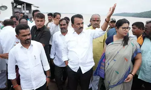 భారీ వర్షాలు.. కన్నీట రైతులు.. శుభవార్త చెప్పిన మంత్రి