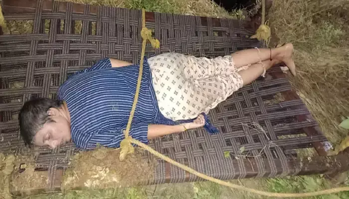 వివాహిత ఆత్మహత్య..బావిలో దూకి !