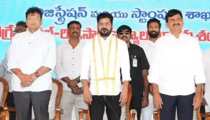 హైదరాబాద్ అభివృద్ధిలో చంద్రబాబు, వైఎస్ పాత్ర ఉంది: రేవంత్ రెడ్డి హైదరాబాద్ అభివృద్ధిలో చంద్రబాబు, వైఎస్ పాత్ర ఉంది: రేవంత్ రెడ్డి