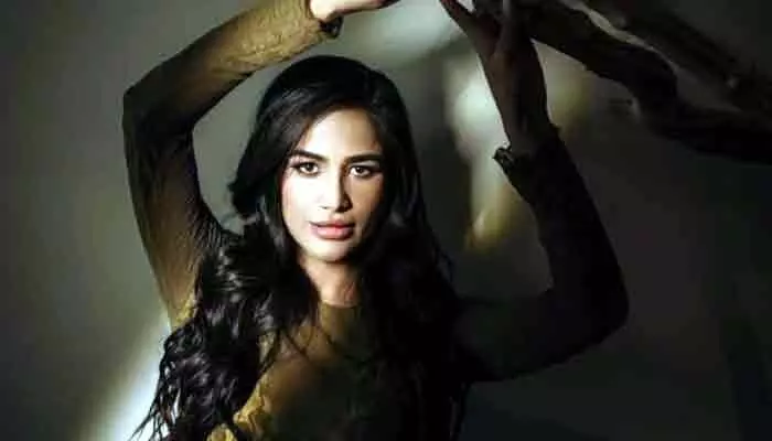Poonam Pandey: నా జీవితంలో చేసిన పెద్ద తప్పు అదే అంటూ.. విడాకులపై నటి షాకింగ్ కామెంట్స్ Poonam Pandey: నా జీవితంలో చేసిన పెద్ద తప్పు అదే అంటూ.. విడాకులపై నటి షాకింగ్ కామెంట్స్