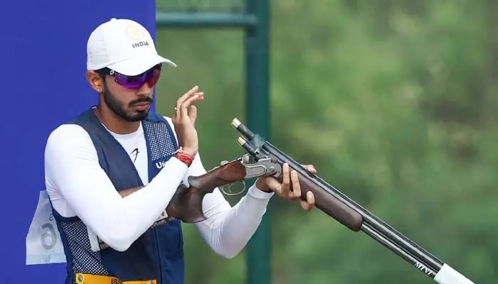 ఆసియా షూటింగ్ చాంపియన్షిప్లో అనంత్ సింగ్కు స్వర్ణం ఆసియా షూటింగ్ చాంపియన్షిప్లో అనంత్ సింగ్కు స్వర్ణం