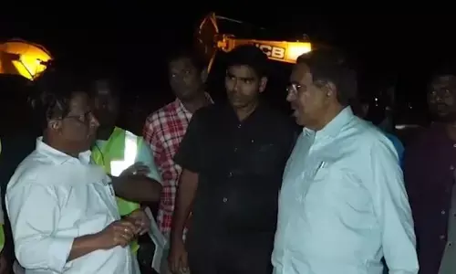 అమరావతికి ఎలాంటి ముప్పు లేదు.. అర్ధరాత్రి పర్యటించిన మంత్రి