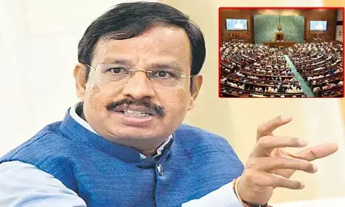 బెట్టింగ్‌ యాప్స్‌ నిషేధిస్తూ కేంద్రం తీసుకున్న నిర్ణయం హర్షణీయమే కానీ.. మరో అనుమానం లేవనెత్తిన సజ్జనార్
