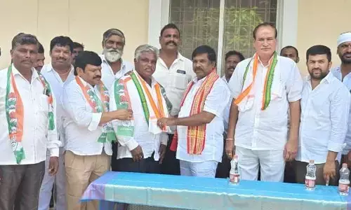 BRS, బీజేపీ నుంచి కాంగ్రెస్ పార్టీలో పలువురు చేరిక
