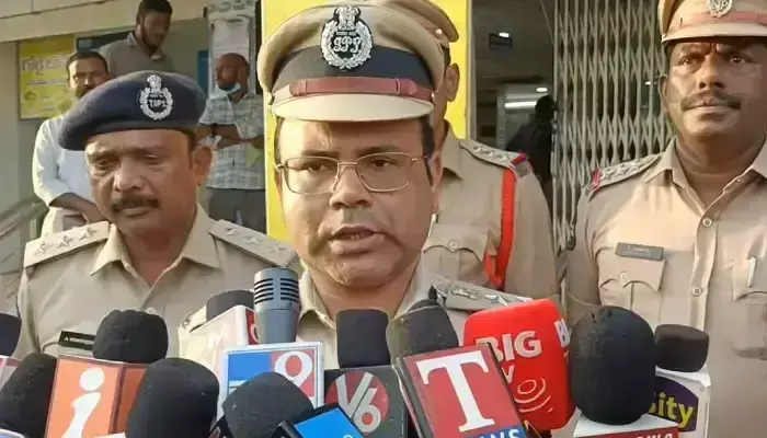 ఎస్‌బిఐ బ్యాంకులో నగదు, బంగారం డిపాజిట్లలలో భారీ మోసం