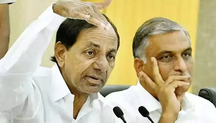 KCR: హైకోర్టులో షాక్.. ఫామ్ హౌస్ లో కేసీఆర్ తో హరీశ్ రావు భేటీ KCR: హైకోర్టులో షాక్.. ఫామ్ హౌస్ లో కేసీఆర్ తో హరీశ్ రావు భేటీ