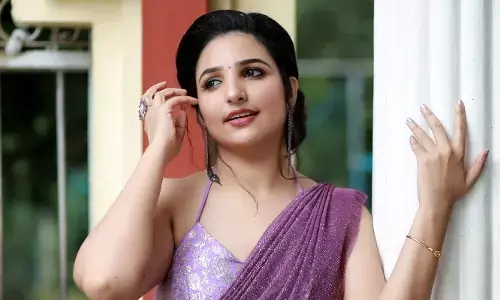 ఆ రాజకీయ నాయకుడు నన్ను తన పక్కలోకి పిలుస్తున్నాడు.. మూడేళ్ల నుంచి వేధిస్తున్నాడంటూ నటి సంచలన పోస్ట్