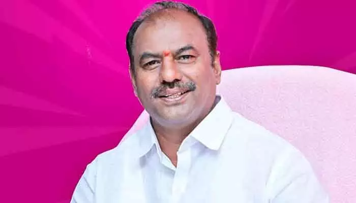 ఎమ్మెల్యేల ఫిరాయింపుల కేసు.. గద్వాల ఎమ్మెల్యేకు స్పీకర్ నోటీసులు ఎమ్మెల్యేల ఫిరాయింపుల కేసు.. గద్వాల ఎమ్మెల్యేకు స్పీకర్ నోటీసులు