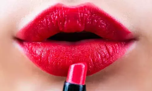 Risk with lipstick : లిప్‌స్టిక్ ఎక్కువగా వాడితే కిడ్నీలు దెబ్బతినొచ్చు..! ఇంకా ఆ సమస్యలు కూడా..