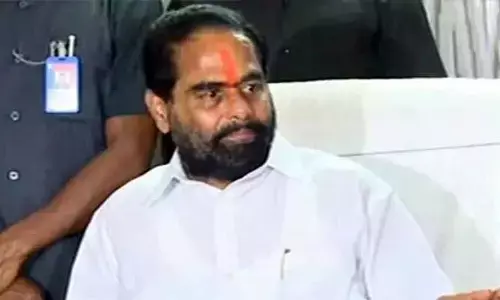 మాజీ స్పీకర్ తమ్మినేని ఇంటి వద్ద ఉద్రిక్తత.. భారీగా పోలీసుల మోహరింపు
