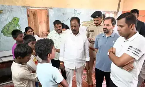 తాగునీటిలో పురుగుల మందు ఘటన.. నలుగురు సస్పెండ్