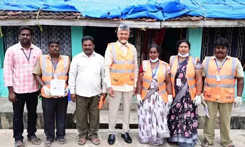పారిశుధ్య కార్మికులకు రూ. కోటి బీమా