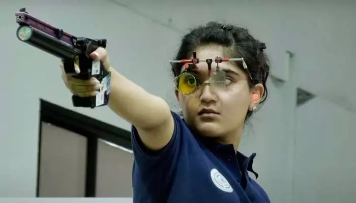 ఆసియా షూటింగ్లో హైదరాబాదీ షూటర్ ఇషా సింగ్కు రజతం ఆసియా షూటింగ్లో హైదరాబాదీ షూటర్ ఇషా సింగ్కు రజతం