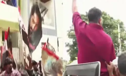 Flash: అనంతపురంలో హై టెన్షన్.. ఎమ్మెల్యే క్యాంప్ ఆఫీస్ ముట్టడికి జూ.ఎన్టీఆర్ ఫ్యాన్స్ యత్నం