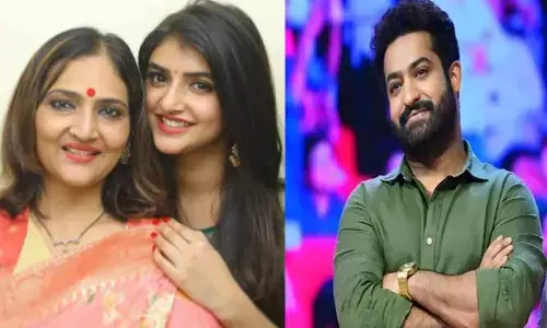 తారక్ వల్లే శ్రీలీల ఇండస్ట్రీకి వచ్చిందా.. అసలు నిజాలు చెప్పేసిన ఆమె తల్లి (వీడియో)